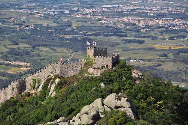 La vista del valle desde el Palacio de Pena en la ciudad de Sintra Portugal