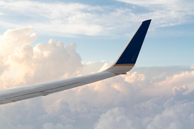 Vista desde la ventana de un avión.