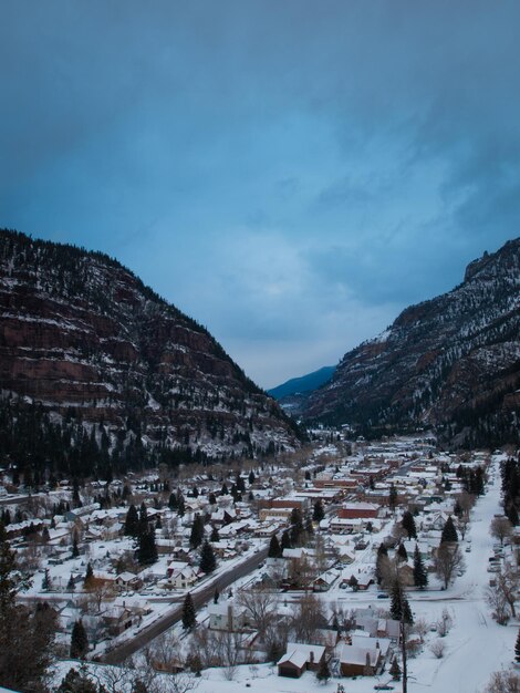 Vistas al centro de Ouray en invierno.