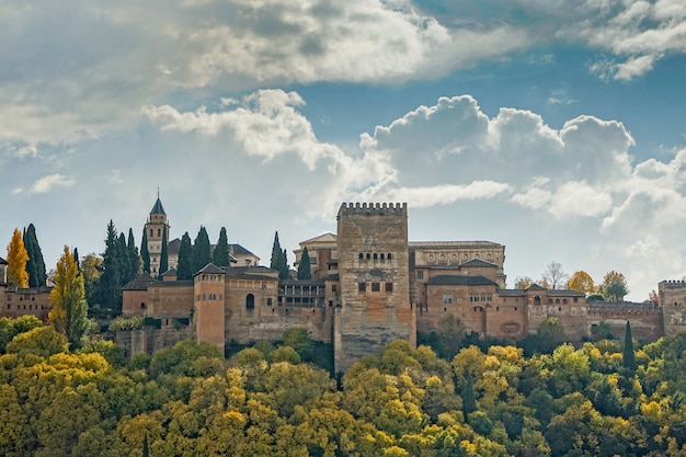 Vistas de la Alhambra en Granada desde el barrio del Albaicín.