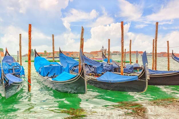 Vistas del canal más hermoso de Venecia Gran Canal agua calles barcos góndolas Italia