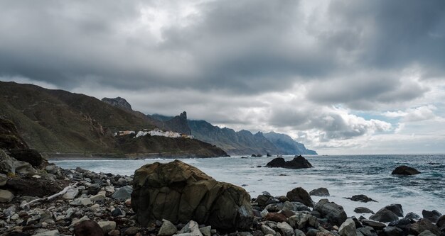 Vistas da praia do Anaga Country Park