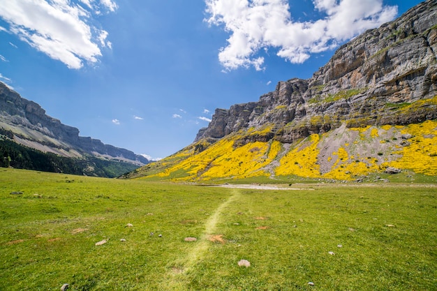 Vistas das arquibancadas de Soaso no Parque Nacional de Ordesa e Monte Perdido Aragon Huesca Espanha