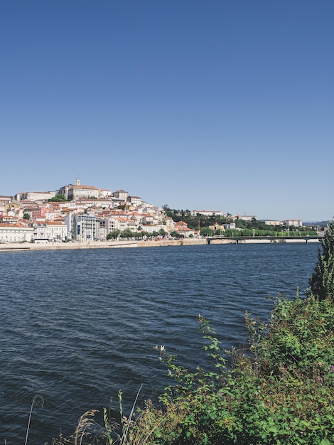 Vistas de Coimbra von einem Lado del Rio Mondego