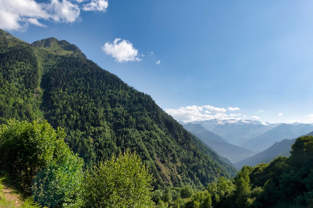 Vistas dos Pirenéus na Espanha do Vale de Aran