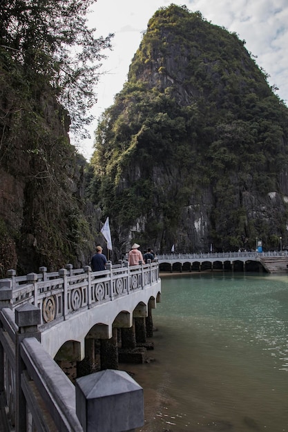 vistas incríveis da Baía de HaLong