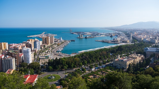 Vistas de Málaga desde el castillo de gibralfaro.