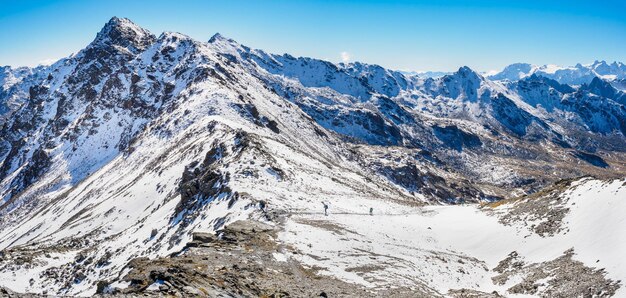 Vistas a la montaña en el parque nacional de Ecrins desde Col Des Muandes Francia