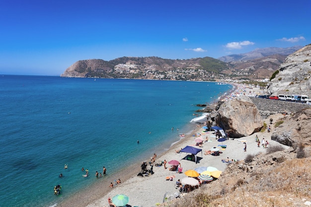 vistas de la playa de Herradura en la costa de Granada