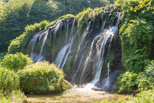 Un vistazo a la cascada de mármol