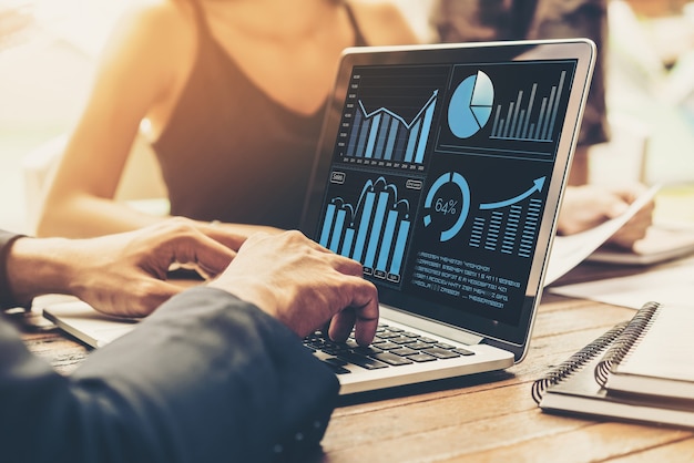 Visuelle Datenanalysetechnologie für Unternehmen durch kreative Computersoftware