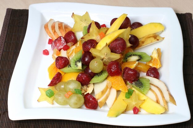 Vitamina e salada de fruta nutritiva