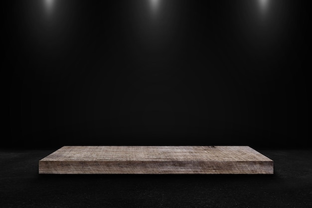 Vitrine de produto com pódio de suporte de madeira em fundo de sala escura