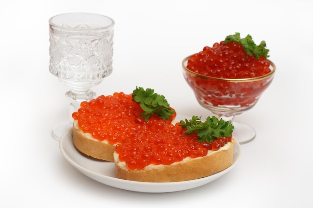 Vodka y caviar rojo