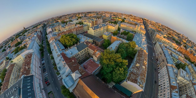 Vogelperspektive auf die alten Gebäude von St. Petersburg