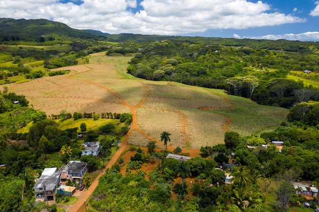 Vogelperspektive auf die Berge und Felder der Insel Mauritius.Landscapes Of Mauritius.