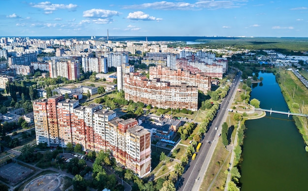 Vogelperspektive des Stadtteils Troieshchyna von Kiew, der Hauptstadt der Ukraine