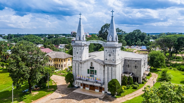 Vogelperspektive-Kirche in Nakhon Phanom, Thailand.