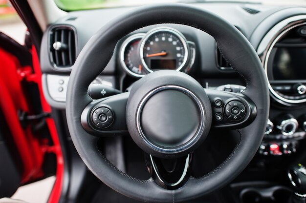 Volante do carro da cidade. carro pequeno para cidades.