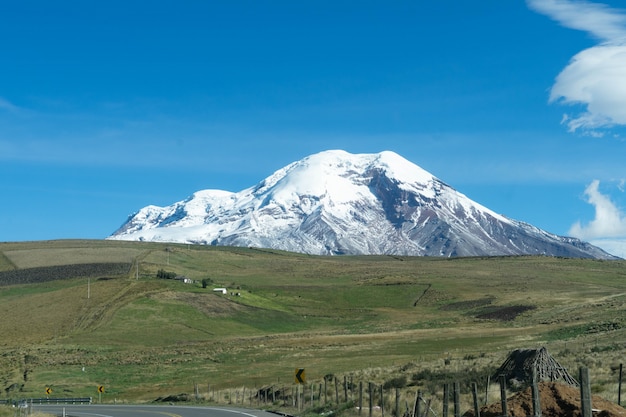 Volcán Chimborazo cubierto de nieve