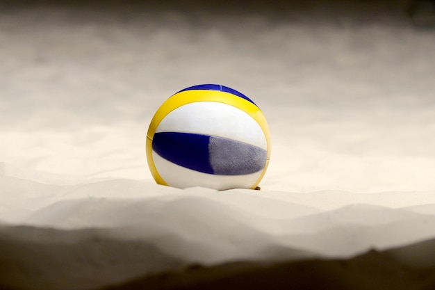 Voleibol na areia da praia
