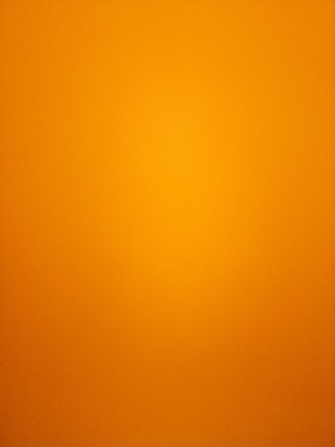 Foto vollbild auf der orangefarbenen wand