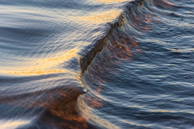 Foto vollbild von gewelltem wasser