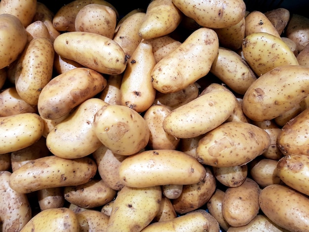 Vollbild von Kartoffeln zum Verkauf auf dem Markt
