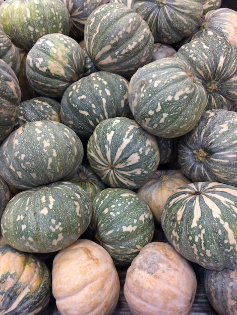 Vollbild von Kürbissen auf dem Markt