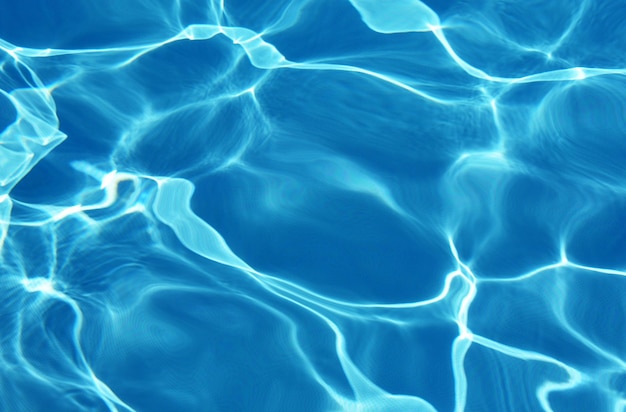 Vollformat-Aufnahme eines Swimmingpools