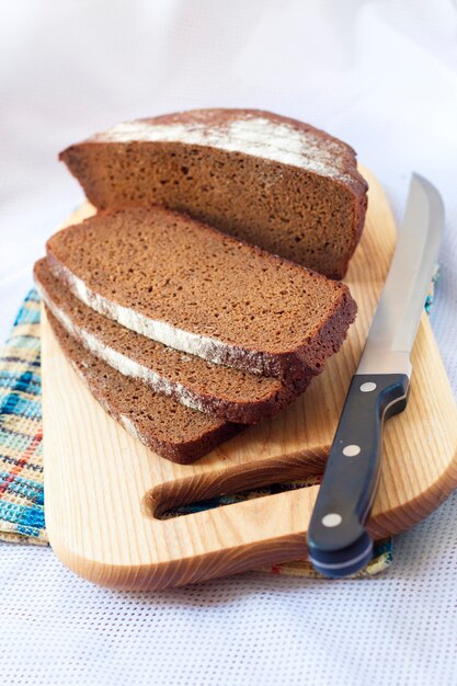 Vollkornbrot geschnitten auf Scheiben