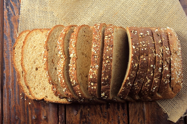 Vollkornbrot geschnittenes Bio-Brot