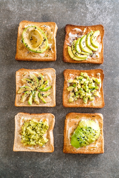 Vollkornbrot Toast mit Avocado