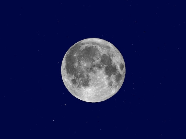 Vollmond im Teleskop