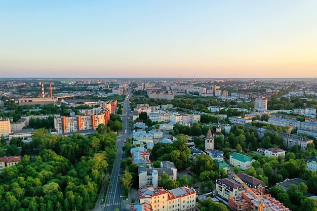 vologda vista da cidade de um drone, arquitetura de edifícios, uma viagem à província na rússia