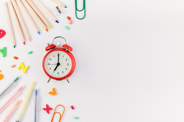 Volta ao conceito de escola com material de escritório