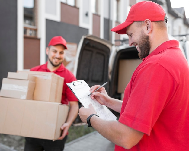 Vorderansicht der Zusteller am Jobkonzept