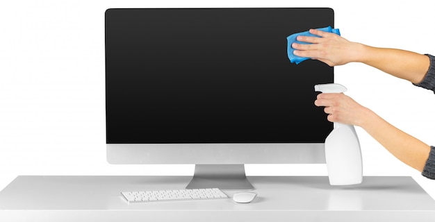 Vorderansicht eines Computerüberwachungsgeräts getrennt auf Weiß. Reinigung zu Hause
