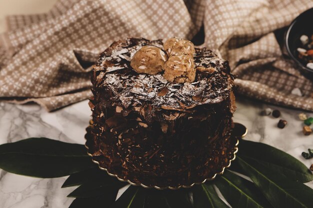 Vorstand mit leckerem Kuchen auf dem Tisch