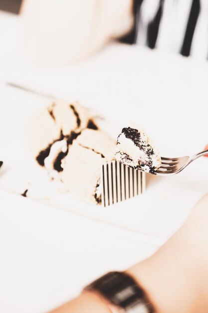 Vorstand mit leckerem Kuchen auf dem Tisch