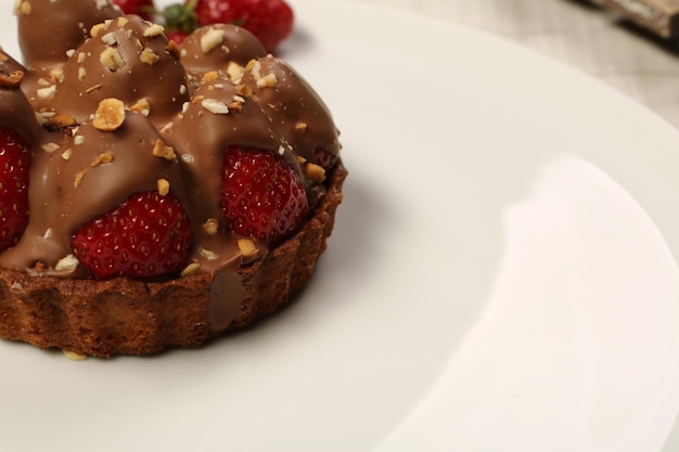 Vorstand mit leckerem Kuchen auf dem Tisch