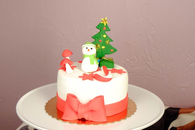 Vorstand mit leckerem Kuchen auf dem Tisch