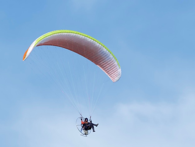 Vuelo libre con paramotor