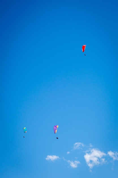 Vuelo en parapente en las montañas Le GrandBornand HauteSavoie France