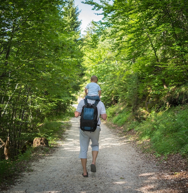 Foto de vuelta a la naturaleza disfrutar