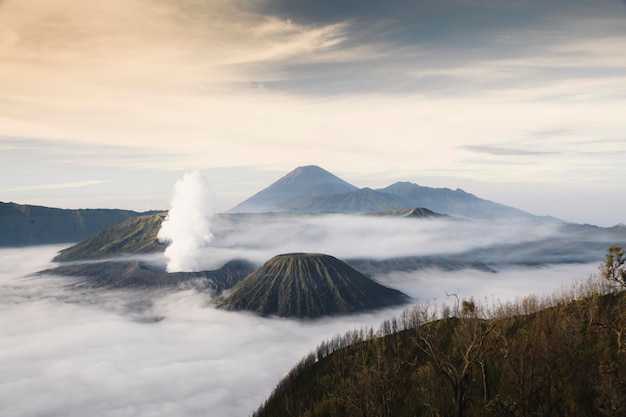 Vulcão monte bromo na indonésia