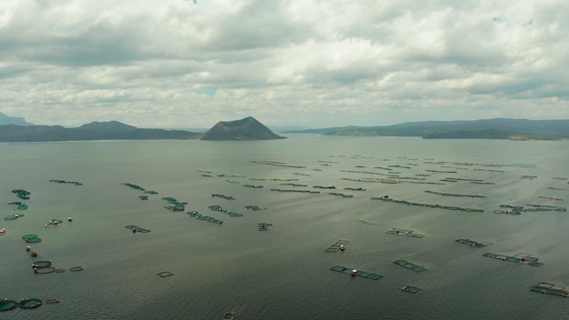 Foto vulcão taal no lago tagaytay, filipinas