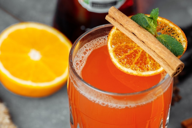 Wärmender Wintercocktail mit Aperol Heißer Aperolcocktail F.