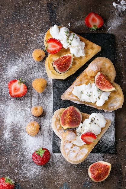 Waffeln mit Beeren