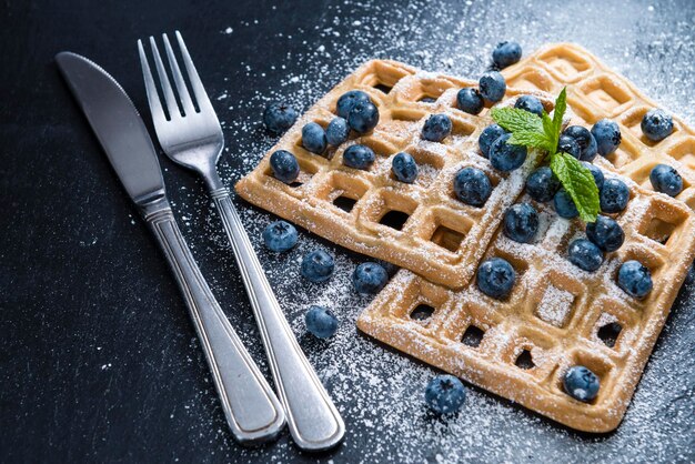 Waffeln mit Heidelbeeren